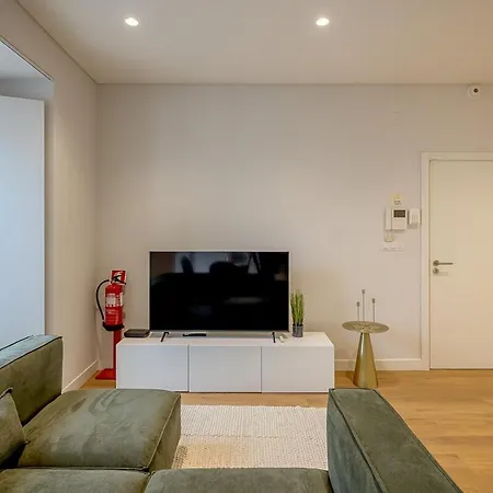 Lombok Gold 2br Terrace Caparica
