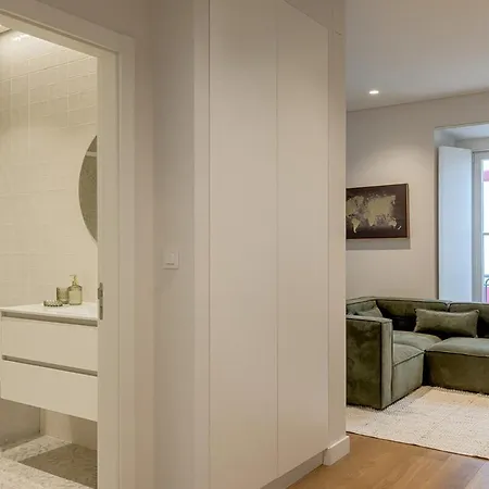 Lombok Gold 2br Terrace Caparica